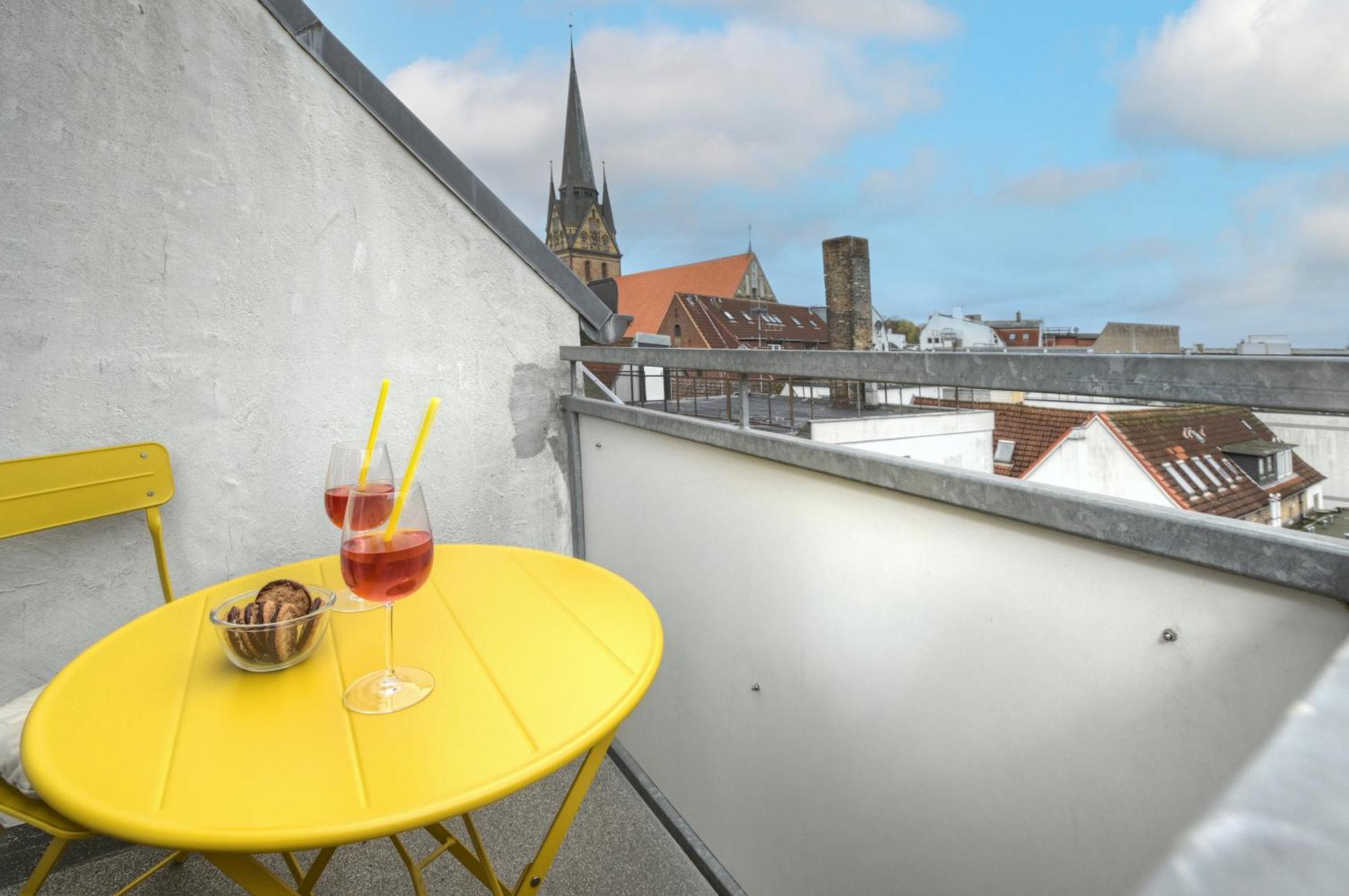 Mittendrin - Apartment Mit 2 Balkonen Sehr Zentral Flensburg Bagian luar foto